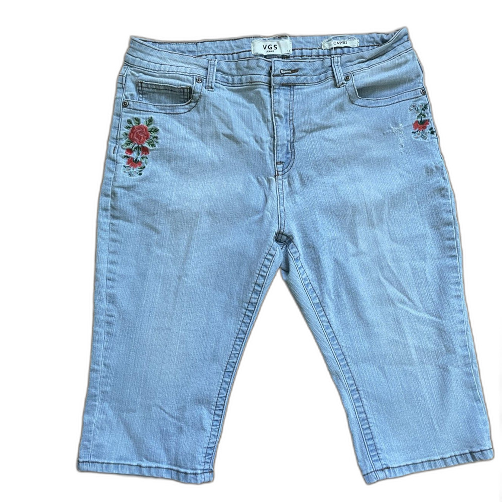 VGS Jeans Light Wash Denim Floral Embroidered Capris Size 18